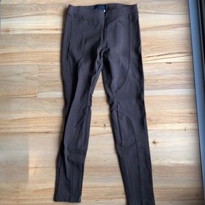 NEARLY BRAND NEW: Brown detailed leggings